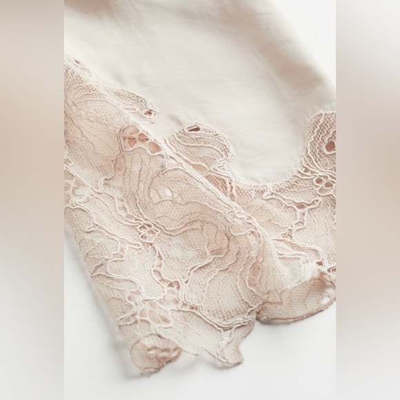 H&M Lace Matching Satin Set Bell Sleeve Top & Wide Leg Sheer Lace Pants XS Sz 4 - Picture 3 of 7